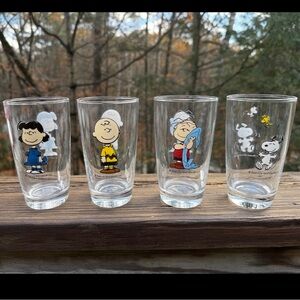 Peanuts Character Drinking Glasses – Snoopy, Charlie Brown & Friends – Set of 4